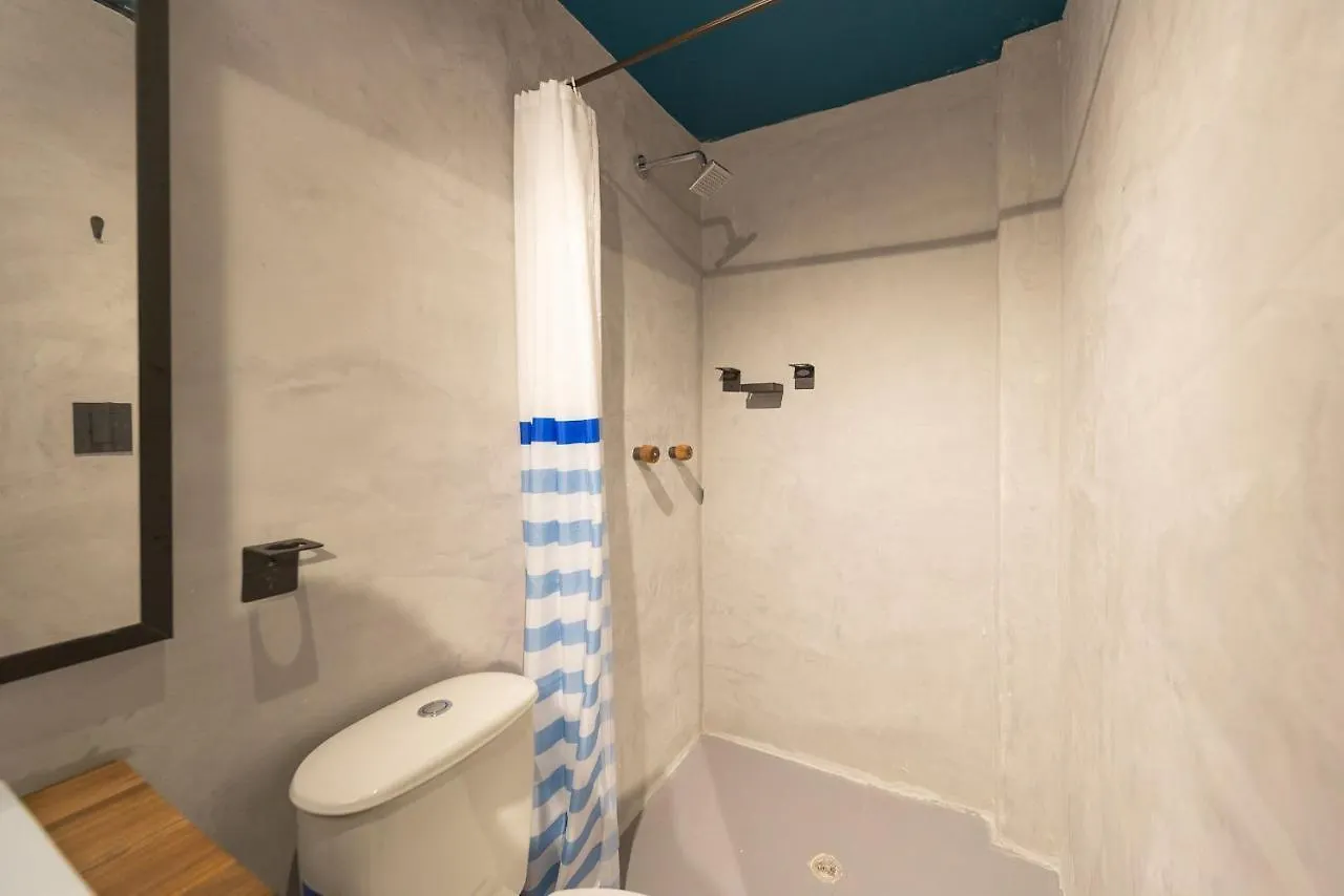 Pensión Casa Mosaiko- Local art&design hotel Medellín Colombia