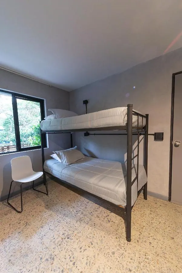 Pensión Casa Mosaiko- Local art&design hotel Medellín