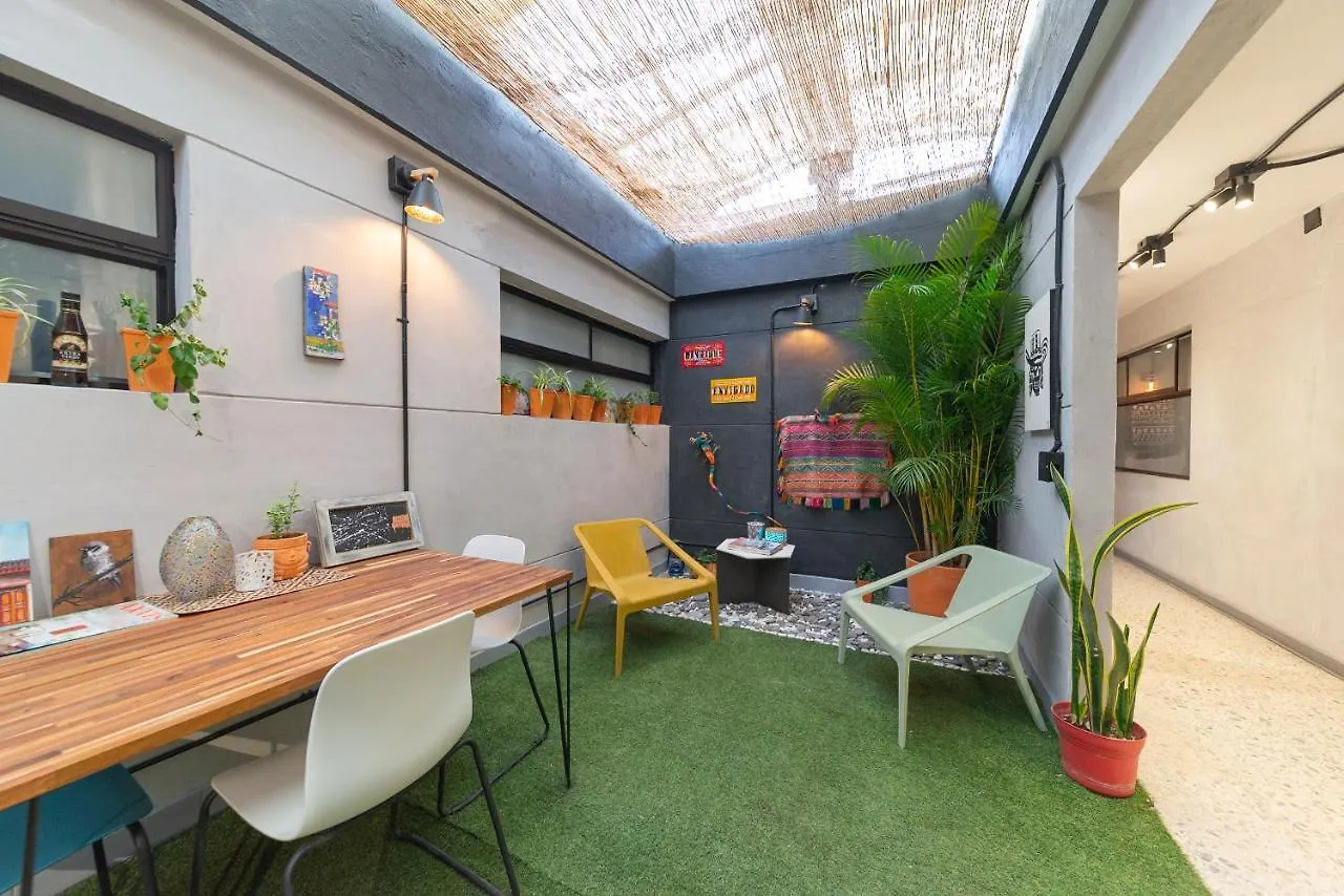 Pensión Casa Mosaiko- Local art&design hotel Medellín